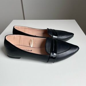 Black loafers with pointed toe and black buckle office shoes casual shoes size 6